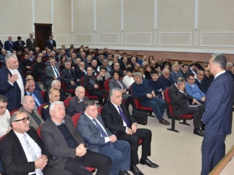 Eldar Əzizov sahibkarları sorğu-suala çəkdi