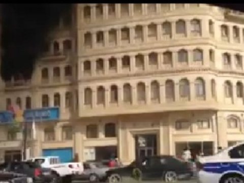   Paytaxtdakı məşhur ticarət mərkəzi yanıb 