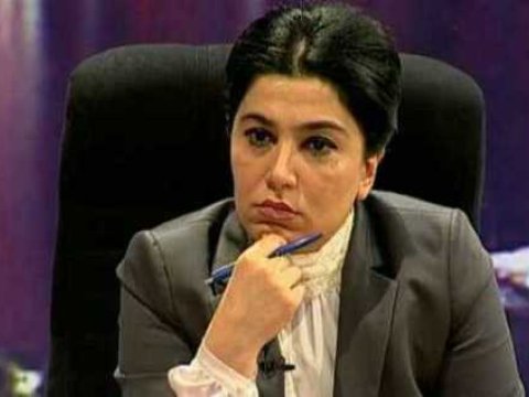   Yazıçı və jurnalist bir-birini sərt tənqid etdi