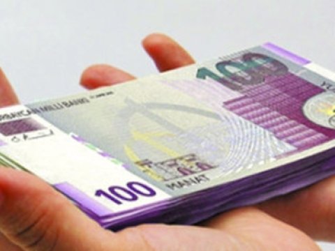 Manat bahalaşır, dollar ucuzlaşır