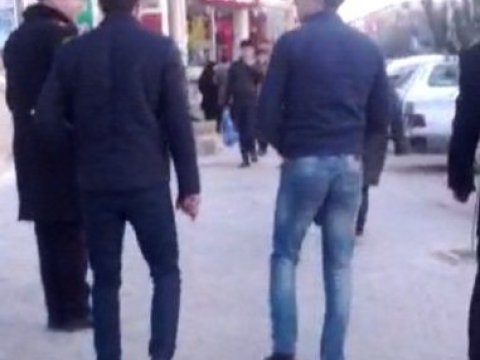 Azərbaycandakı məşhur iş adamının keçmiş cangüdəni adam döyüb 