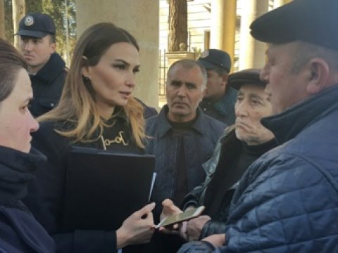 Tovuzlular deputata “Azəriqaz”dan şikayət etdilər 