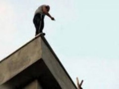  Paytaxt sakini intihar edib