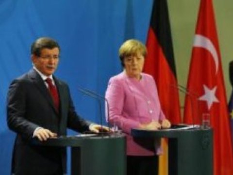  Davudoğlu Cənubi Qafqazdakı vəziyyəti Merkellə müzakirə edib 