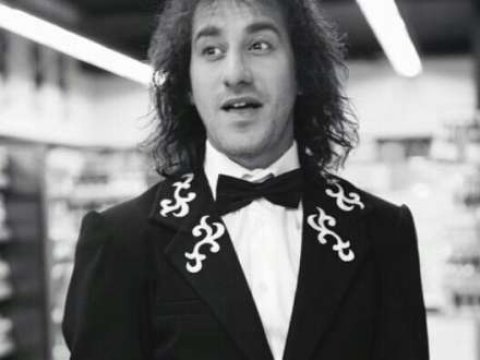 "Ev almaq üçün böyrəyimi satmaq istəyirəm" - Azərbaycanlı aktyor