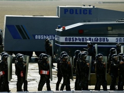 Erməni polisii yezidi əsgəri axtarır 