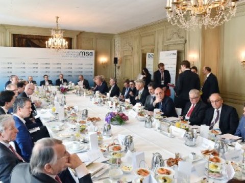 İlham Əliyev Münhendəki "dəyirmi masa"da - FOTO