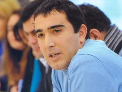 Jurnalistin atasını maşın vurdu, vəziyyəti ağırdır