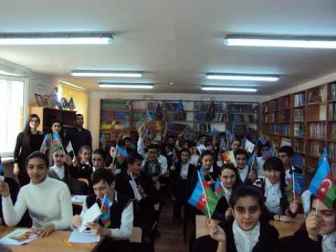 Şagirdlər dövlət rəmzləri ilə bağlı məlumatlandırılıb