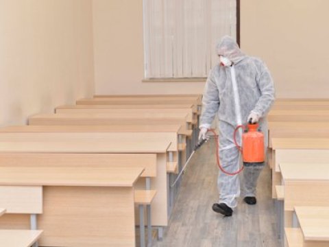 Bakı Ali Neft Məktəbində “donuz qripi”nə qarşı dezinfeksiya - FOTO