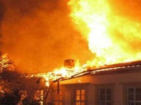 3 ev eyni anda yandı – Binəqədidə 