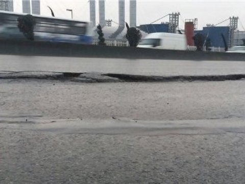 Bakı-Sumqayıt şossesi çökür- Video 