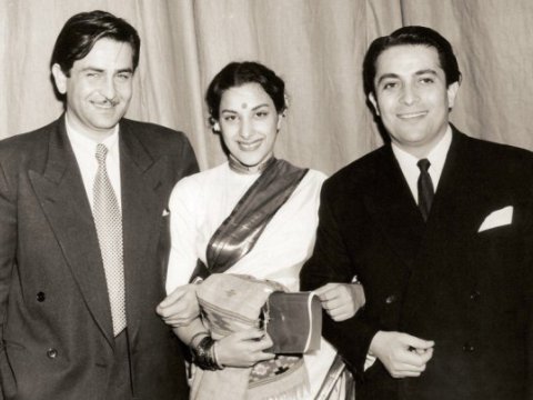 Bir şəklin tarixçəsi: Rəşid Behbudov hindistanlı “Avara”larla birgə...