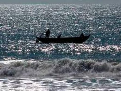 Buzovnada iki balıqçı xilas edilib 