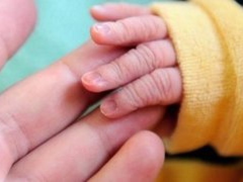 Azərbaycanda ana körpəsini boğub öldürdü