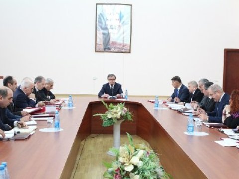 Nazir nöqsanları müzakirəyə çıxardı 