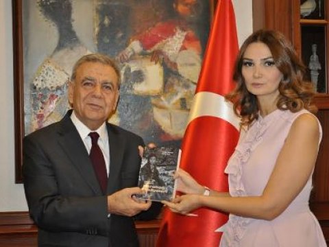 İzmirdə Xocalı abidəsi 