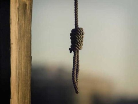 Lənkərənda 54 yaşlı qadın özünü asdı