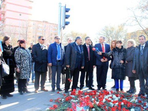 Azərbaycanlı QHT sədrləri Ankaradakı terror yerinə getdilər