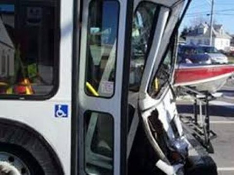   Bir gündə ikinci ağır avtobus qəzası 