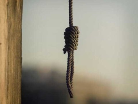 Ağdamda kişi özünü asdı – borca görə 