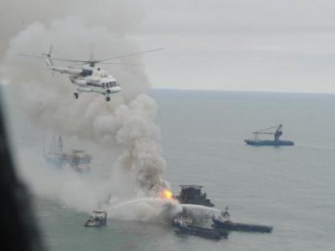 FHN hələ də itkin neftçiləri axtarır 