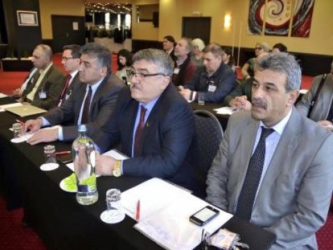 İkiyə bölünmüş DAK-lardan birinə yeni sədr seçildi - FOTOLAR