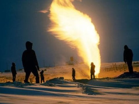  Neft yatağında partlayış - 1 ölü, 2 yaralı