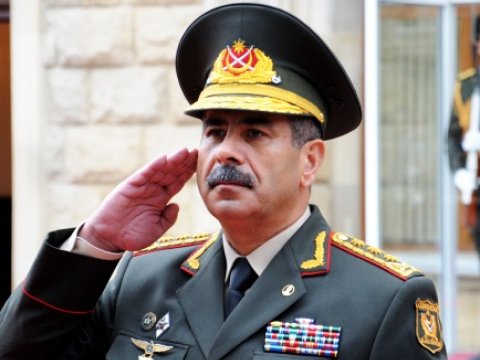 Zakir Həsənovdan hərbçi qadınlara TƏBRİK