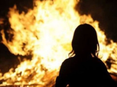 Arvadı atıb getdi, kişi özünü yandırdı – Göygöldə