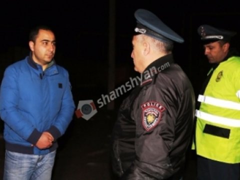 Merin oğlu qadını yaraladı 