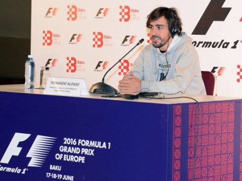 Bakıda gələn əfsanəvi pilot nələr dedi...