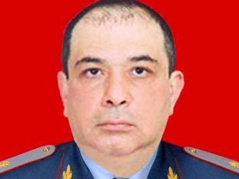 Azərbaycanda generalın evini taladılar - 50 min pul apardılar