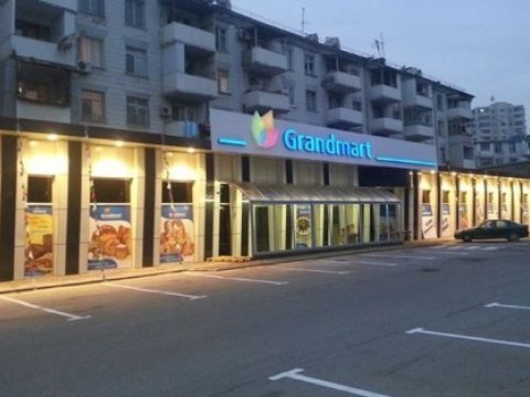 Paytaxtda supermarketə basqın 