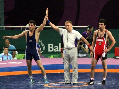 Güləşçimiz erməni rəqibinə aman vermədi 