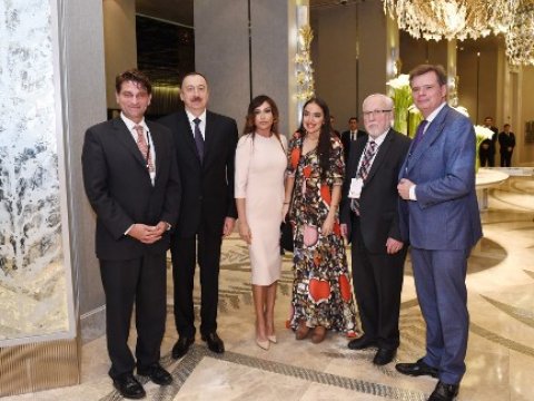  Prezident IV Qlobal Bakı Forumunun iştirakçılarına ziyafət verib