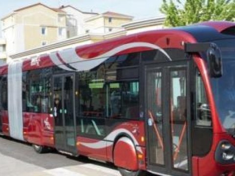 Bakıda “qarmoşkalı” avtobusun sınaq müddəti uzadıldı