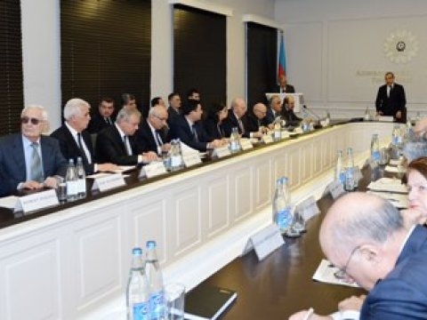 Mikayıl Cabbarov rektorları nazirliyə çağırdı