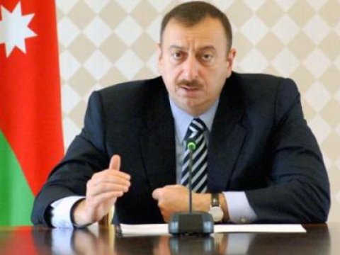 İqtisadçılar dollar kreditlərinə görə prezidentə müraciət etdilər 