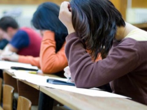 Tələbələrin təqaüdləri niyə gecikdirilir? - Nazirlikdən AÇIQLAMA