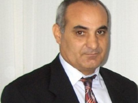 Tanınmış jurnalistin evini yandırdılar