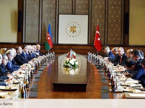 Ankarada prezidentlərin iştirakı ilə iclas başlayıb