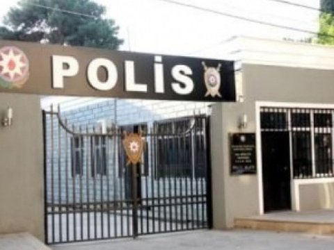 Bölməyə aparılan polis həmkarlarını təhqir etdi - Bakıda