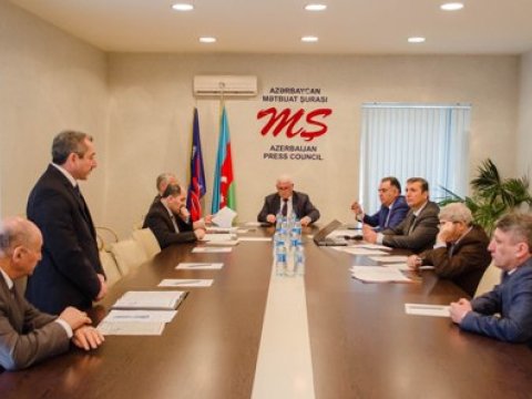 Mətbuat Şurasında saytlarla bağlı şikayətlərə baxıldı