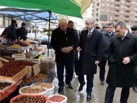 Baş nazirin müavini bazar və yarmarkalardakı qiymətlərlə maraqlandı 