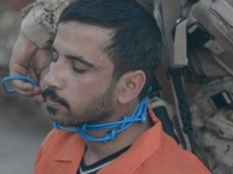  İŞİD-in növbəti vəhşiliyi: insanların boynuna partlayıcı bağlayıb məhv edirlər - FOTOLAR 