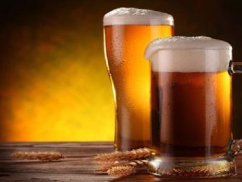 Azərbaycanda pivəni nağd pula topdan satanlar cərimələnəcək