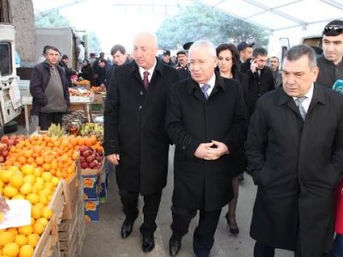 Nazir Sumqayıtdakı yarmarkada – FOTO 