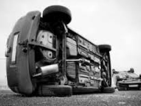 Şamaxıda maşını aşdı - iki nəfər yaralandı