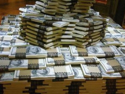  ABŞ-da prezidentlik uğrunda mübarizə üçün  1 milyard dollardan çox vəsait toplanıb 